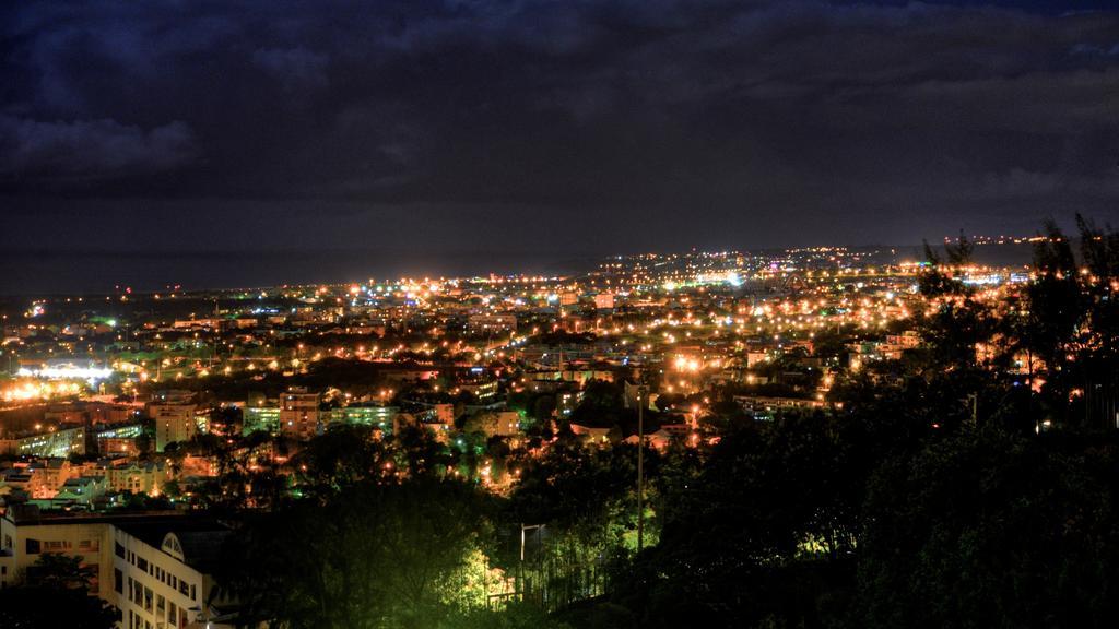 Bellepierre Ξενοδοχείο Σαιν-Ντενί Εξωτερικό φωτογραφία
